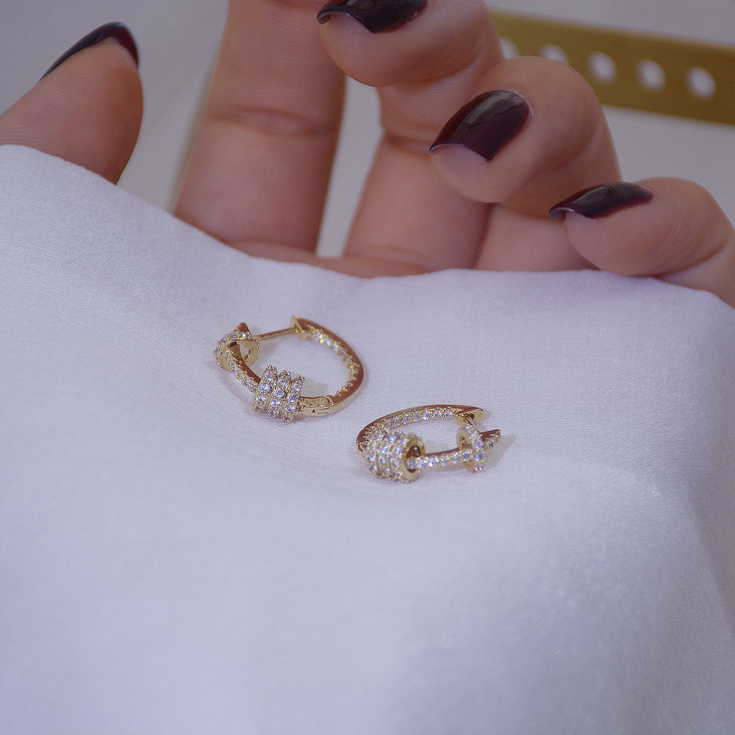 Delicate Micro-set Sparkling Hoop Earrings