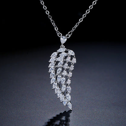 Leaf type zircon necklace