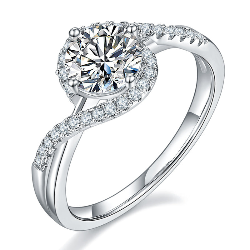 Four Prongs 1 Carat Moissanite Ring