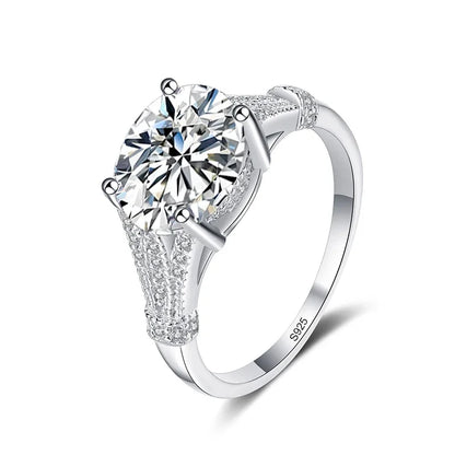 Ilaria Oval Moissanite Statement Ring