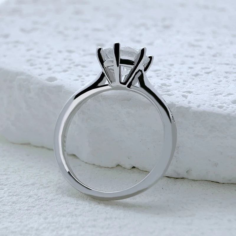 Lunaria Spark Moissanite Ring
