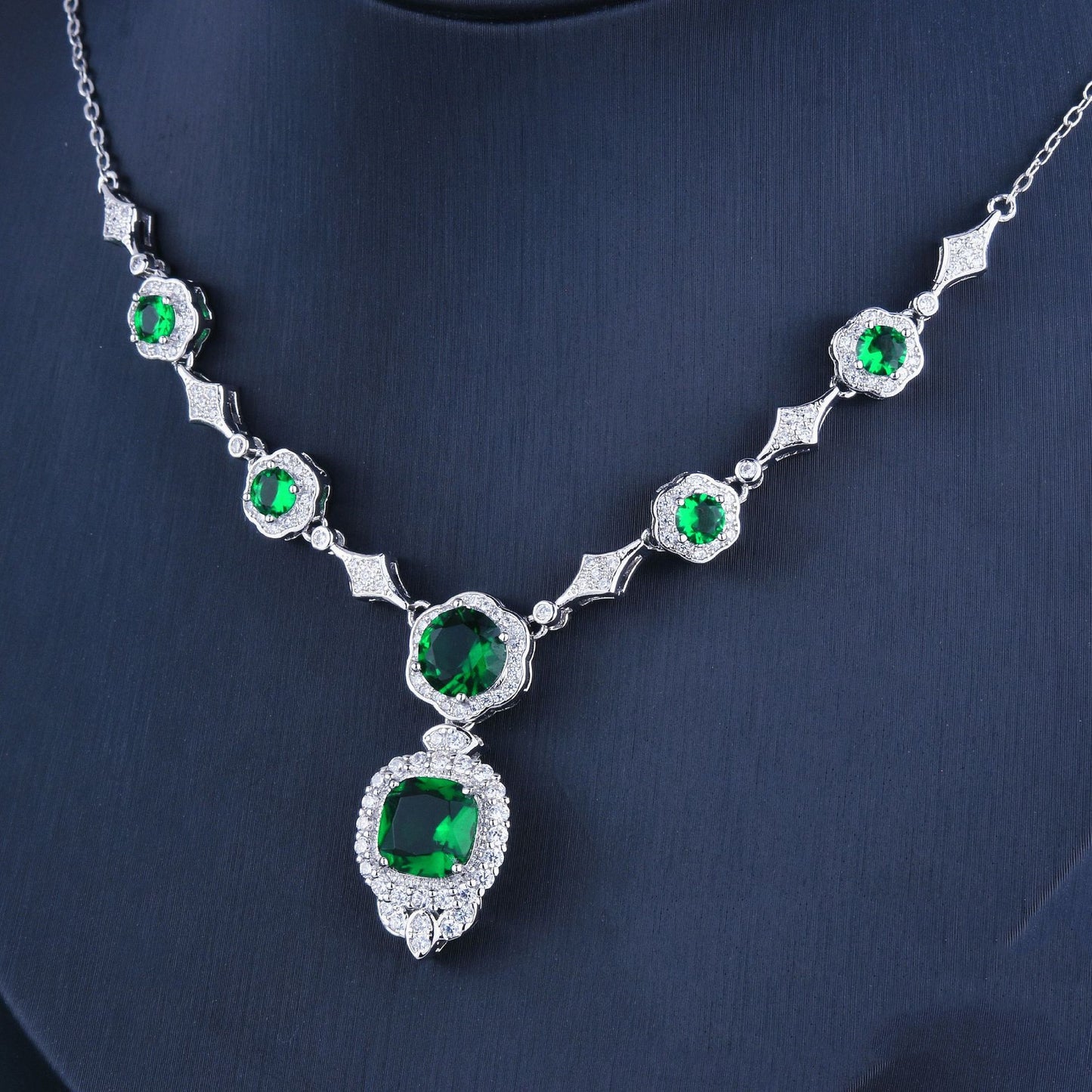 Noble Diamond Green Gem Chain Necklace