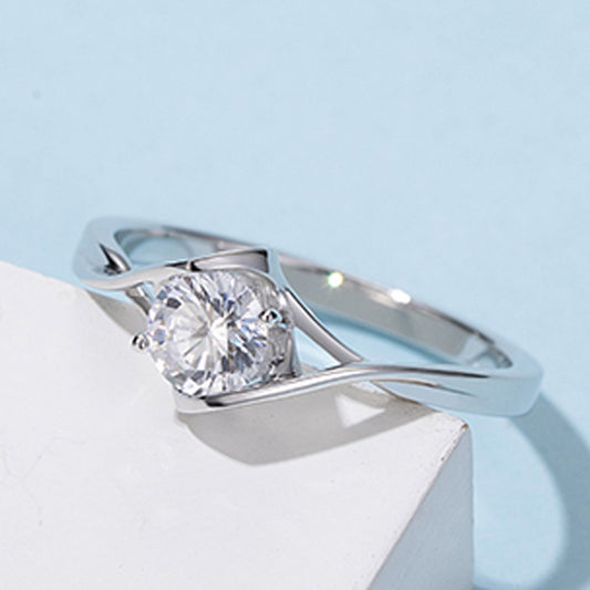 Fashionable Moissanite Ring